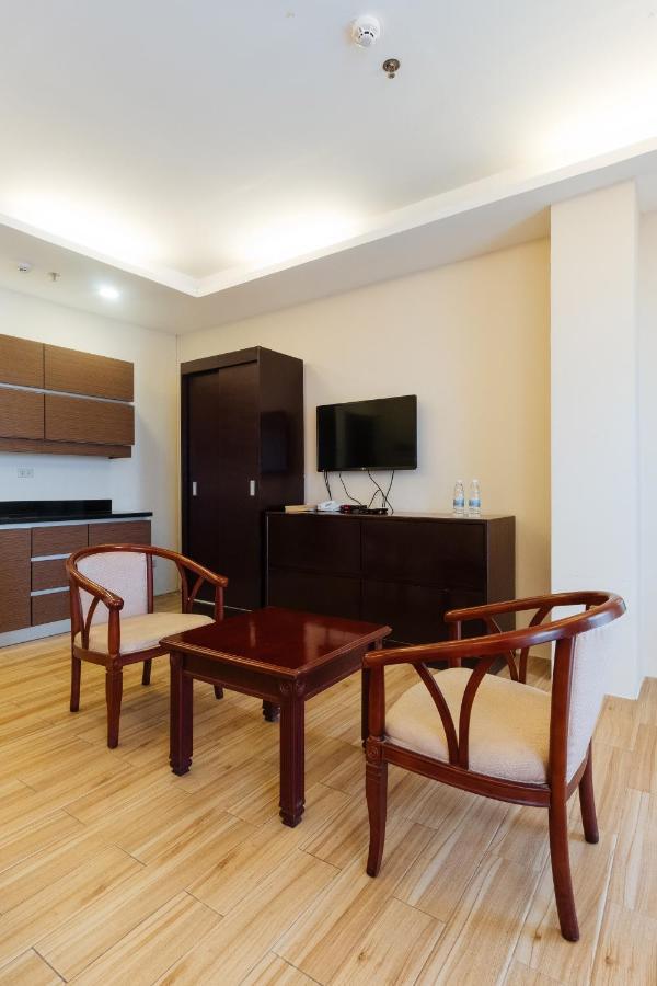 Northpointe Residences Манила Екстериор снимка