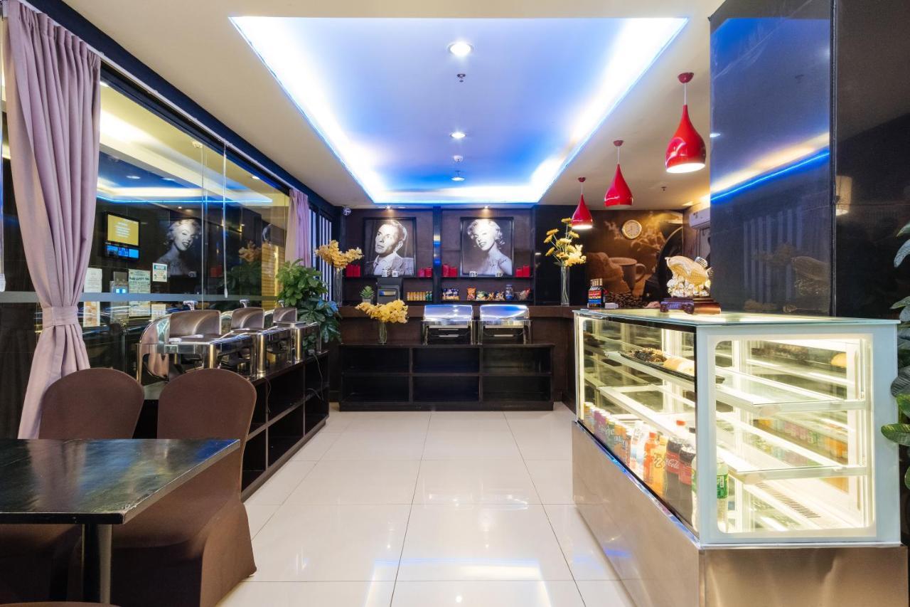Northpointe Residences Манила Екстериор снимка