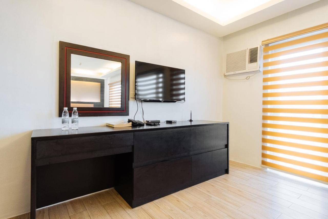 Northpointe Residences Манила Екстериор снимка